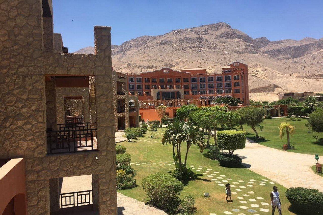 Moevenpick Resort El Sokhna Ain Sukhna Bagian luar foto View of the resort