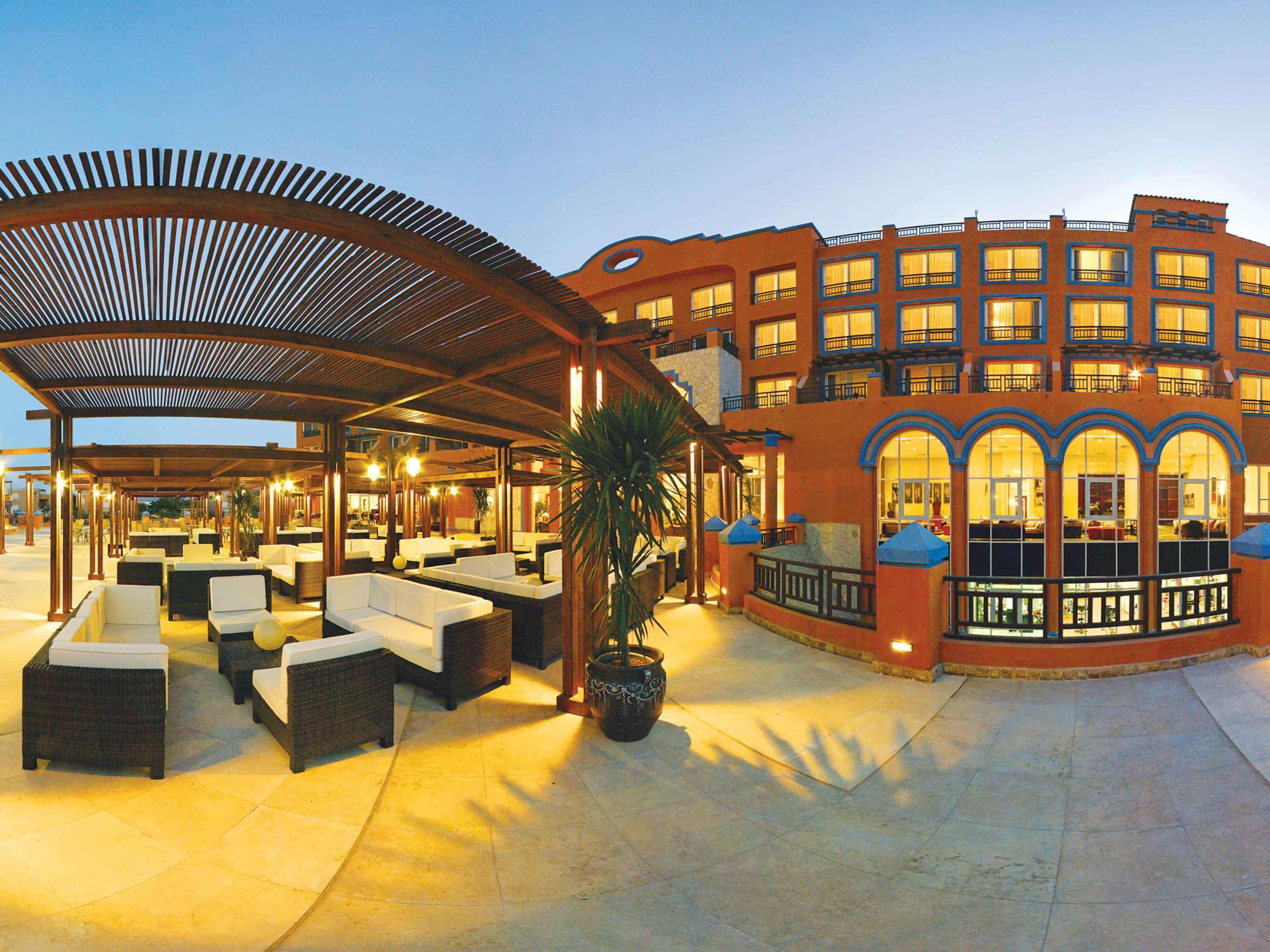 Moevenpick Resort El Sokhna Ain Sukhna Bagian luar foto The hotel's main restaurant